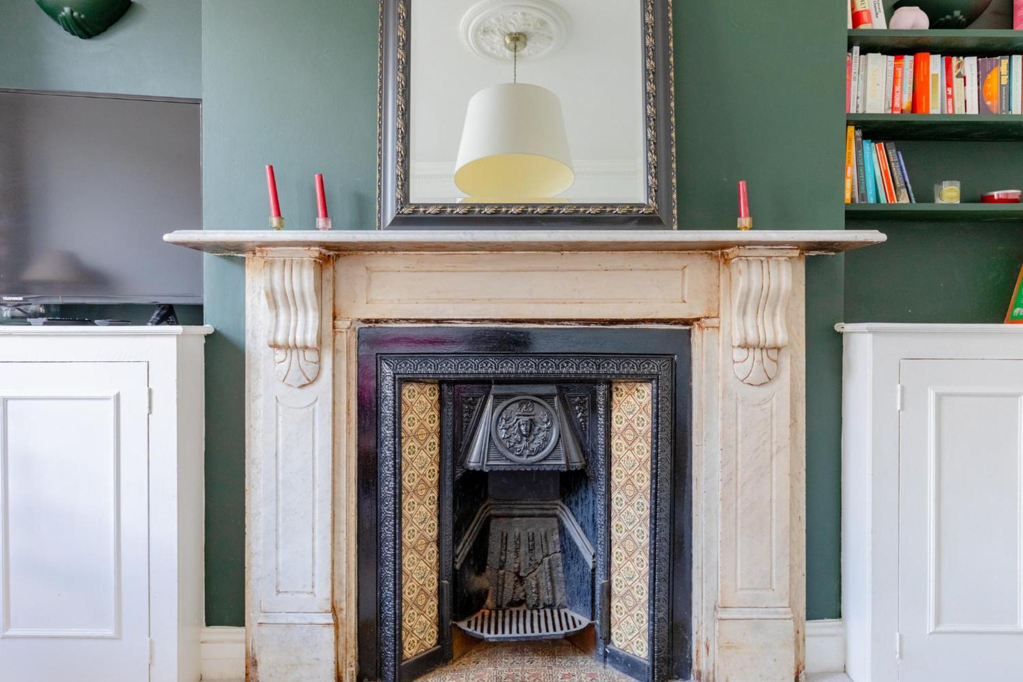 Light-filled 2bd Flat Minutes To Clapham Station